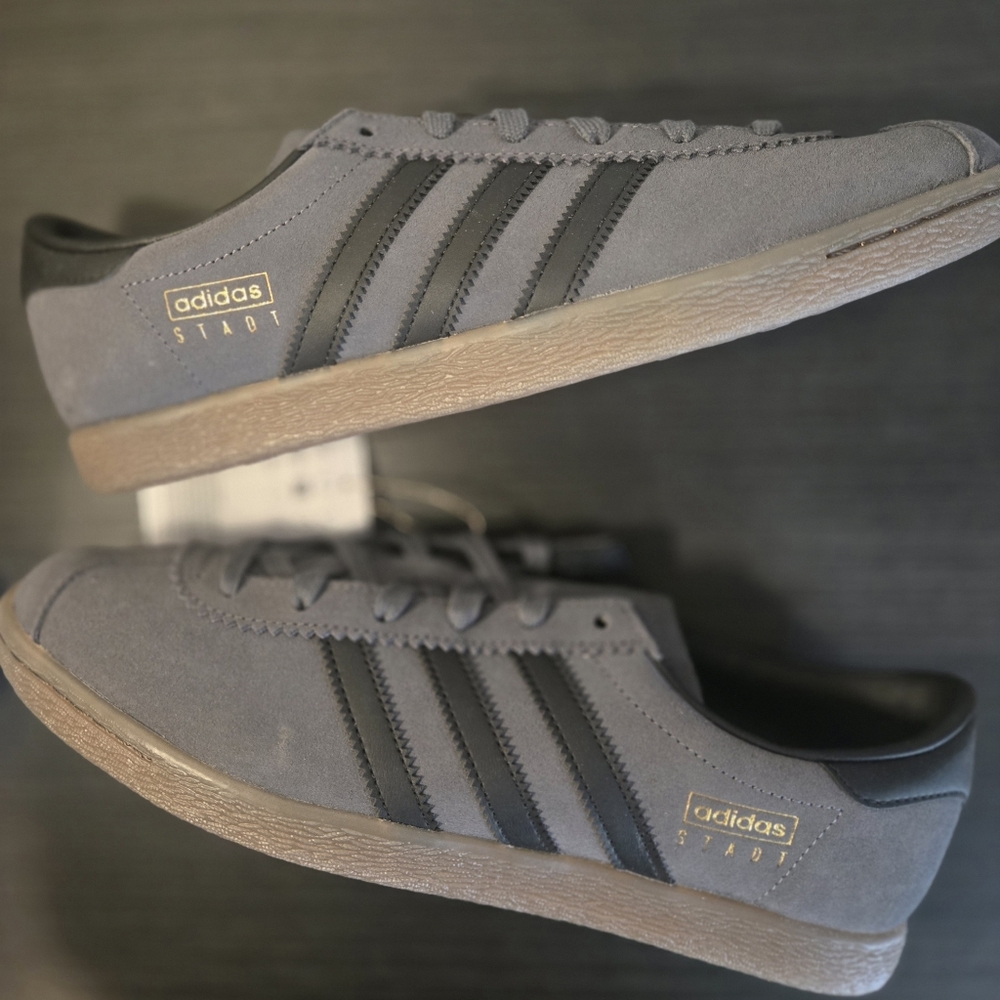 ADIDAS Stadt Gray Suede with Black Stripes MENS 10  New